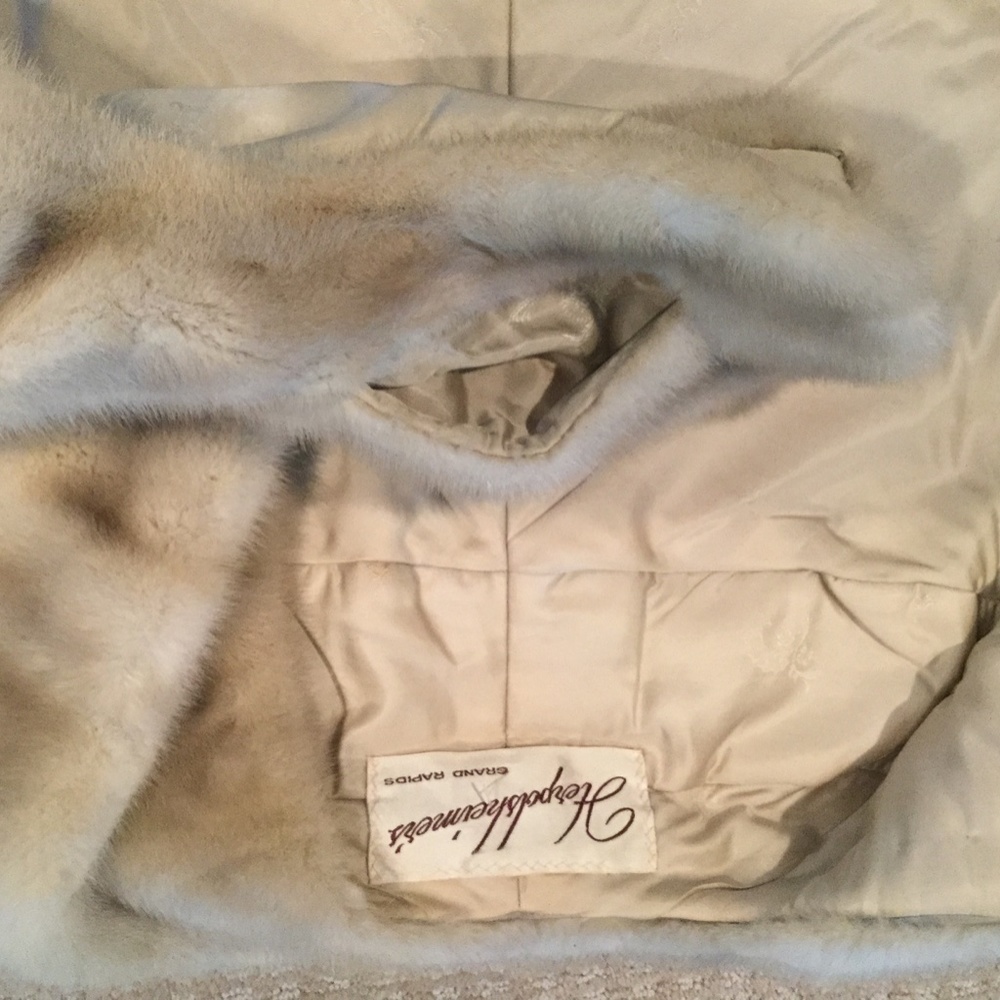 * Gorgeous Vintage Mink Wrap * - Picture 7 of 7